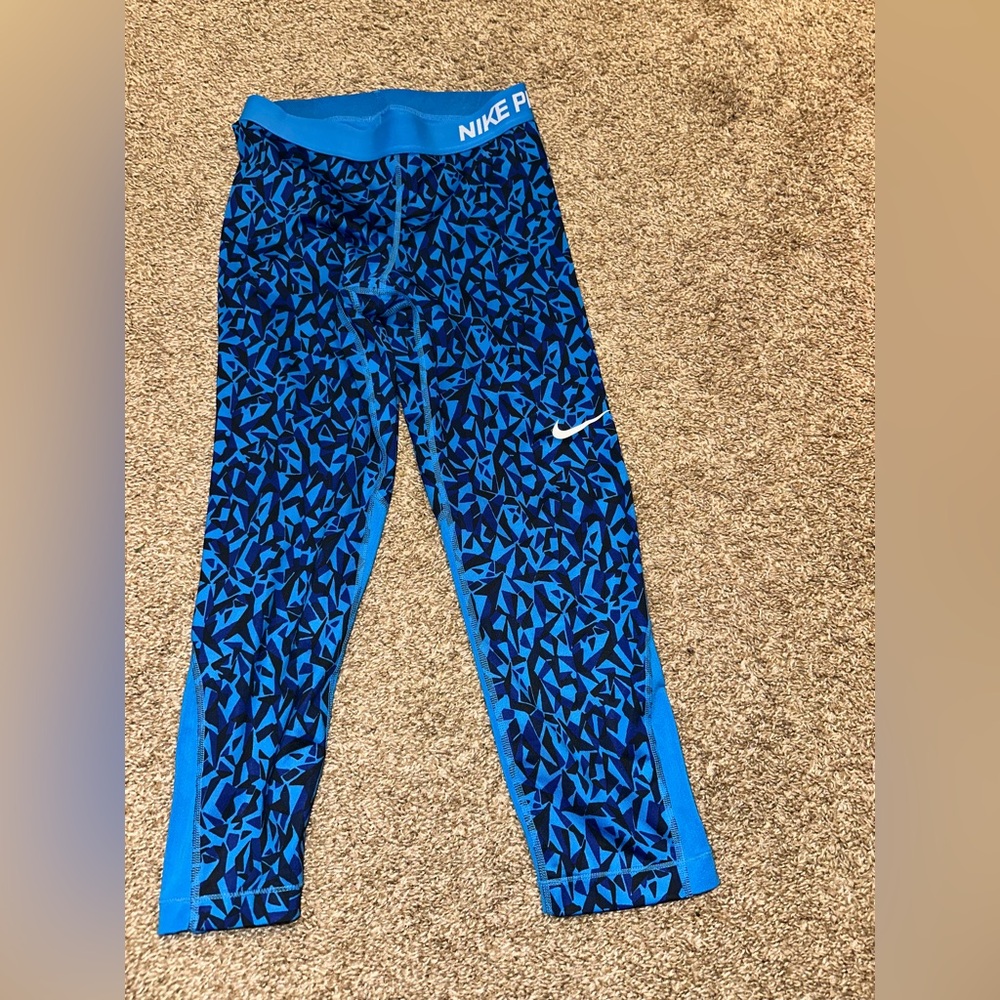 Nike women’s leggings cropped with Blue and Black Pattern